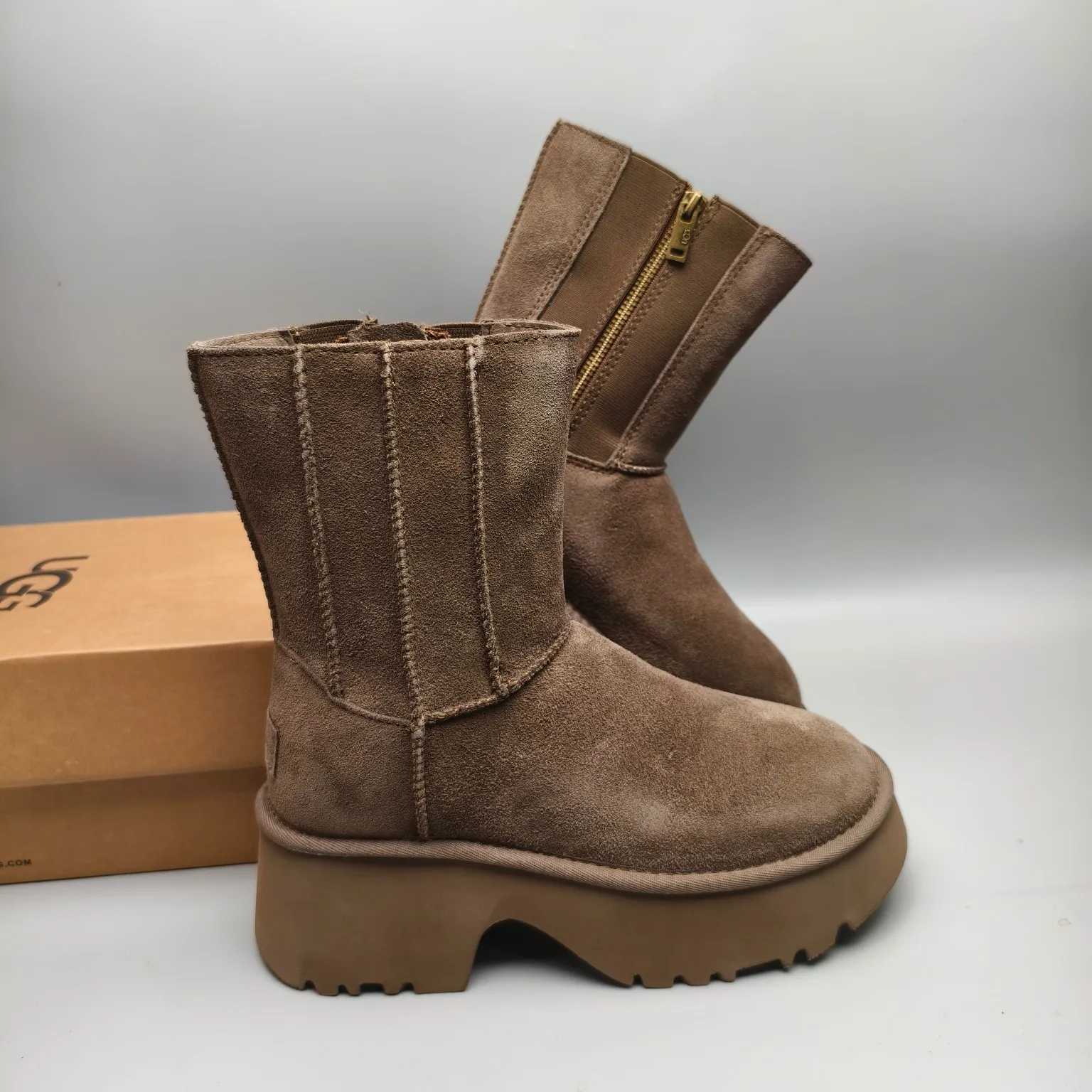💰600 UGG sheepskin all-in-one snow boots 8313 Thick sole wedge casual women's boots Color: maroon black walnut Matching size: 35-40